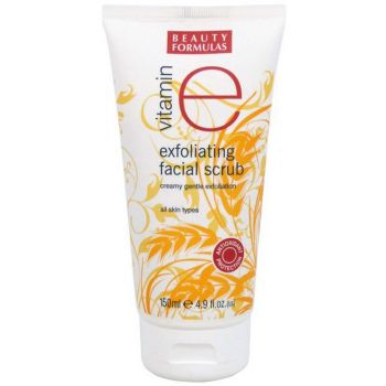 Scrub esfoliante alla vitamina E per il viso