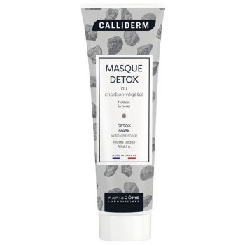 Maschera detox al carbone vegetale