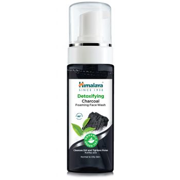 Schiuma detergente per il viso Detox al carbone