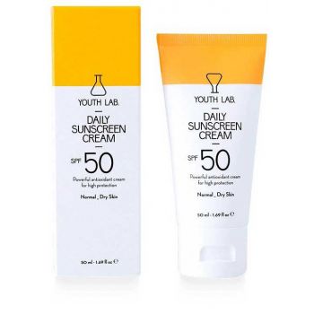 Protezione solare SPFSPF50 per il viso con colore