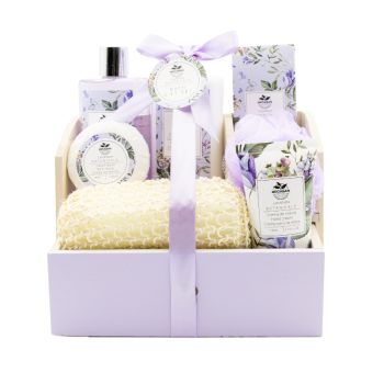 Set da bagno con cesto di legno alla lavanda di Lavender Botanicals