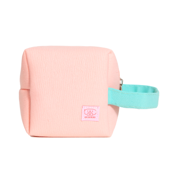 Trousse de toilette en toile