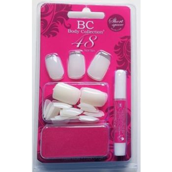 Unghie finte quadrate