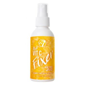 Lo spray fissatore per make-up della c-vit