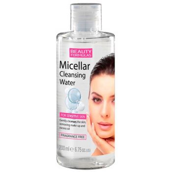 Acqua detergente micellare