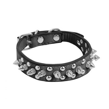 Collana con punte e borchie Collana con punte e borchie