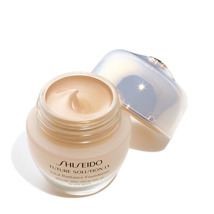 Shiseido Future Solution LX Total Radiance Foundation